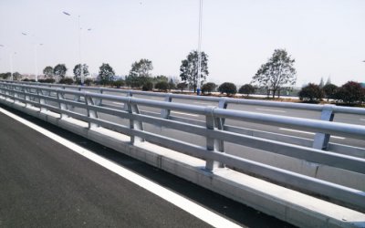 道路不銹鋼防撞護欄